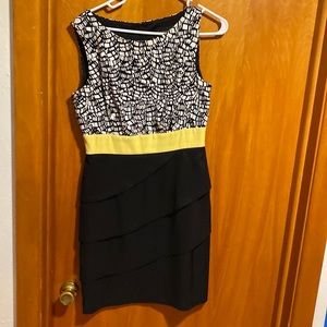 Size 12 connected apparel black yellow and white